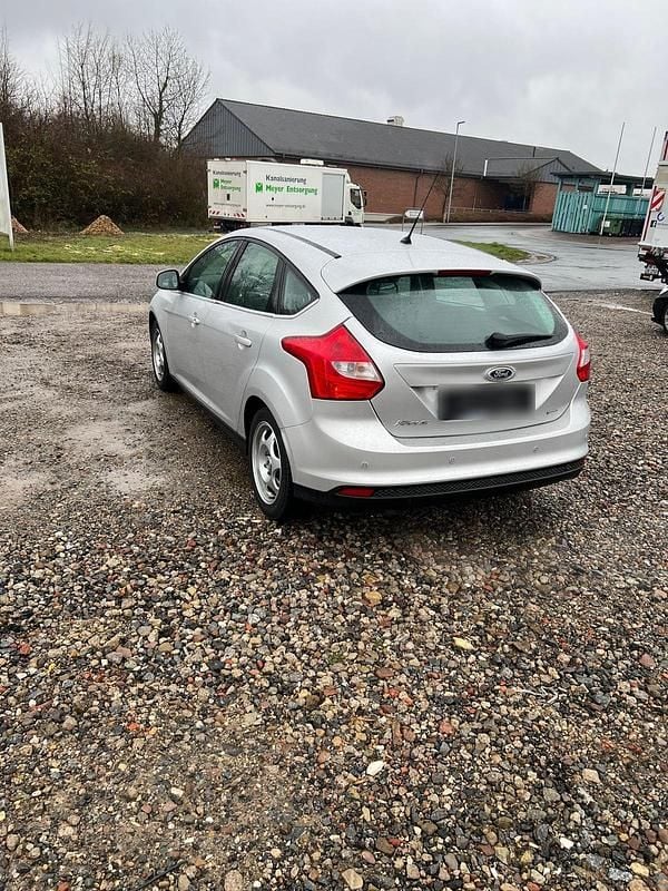 Second-hand Ford Focus 125 CP (91 kW) 2012 Argintiu Berlinǎ
