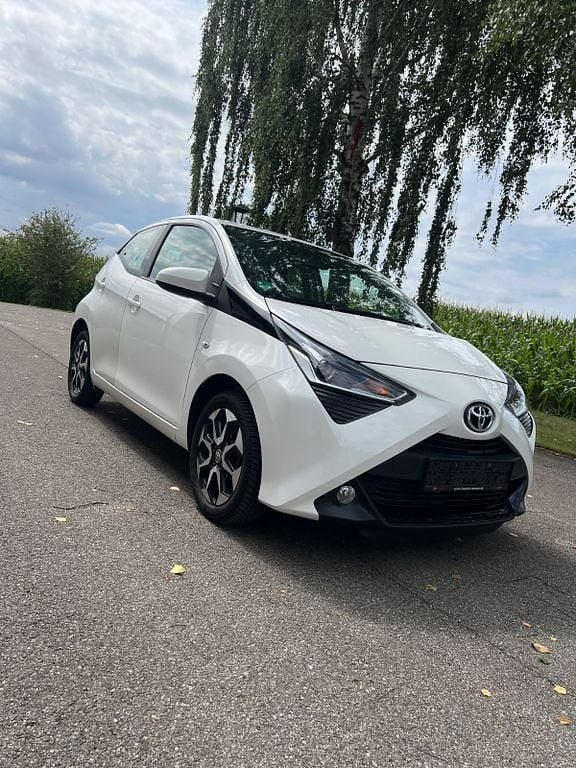 Weiß Gebraucht 2019 Toyota Aygo Kleinwagen | 6.250 € (Guter Preis) - Bild 1/4