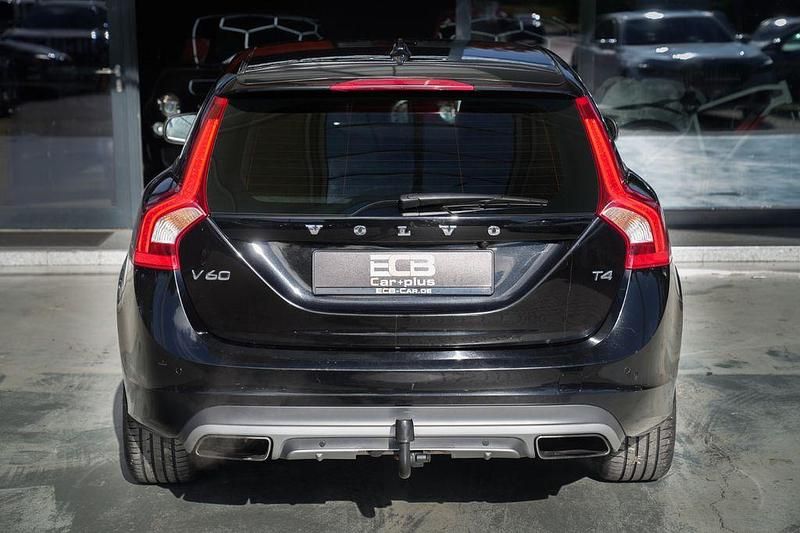 Gebraucht Volvo V60 190 PS (139 kW) 2017 Schwarz Kombi