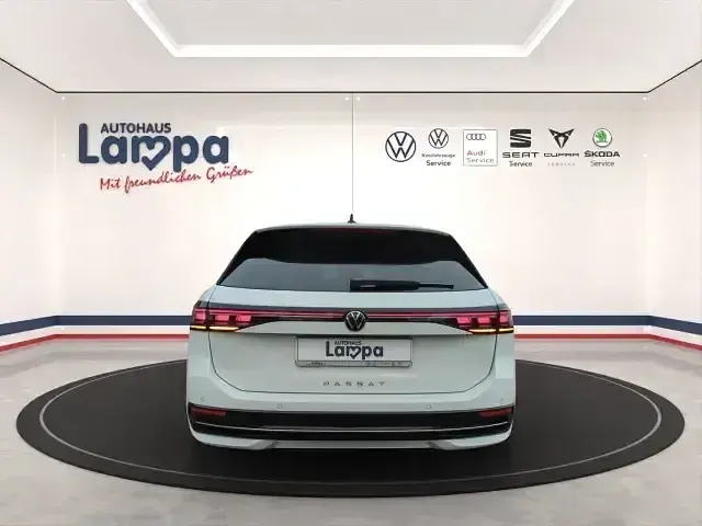 Gebraucht VW Passat IQ Drive 150 PS (110 kW) 2024 Weiss Kombi