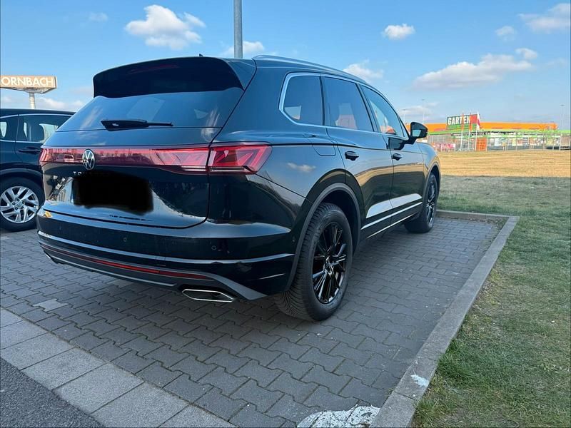 Gebraucht VW Touareg Elegance 231 PS (169 kW) 2024 Schwarz SUV