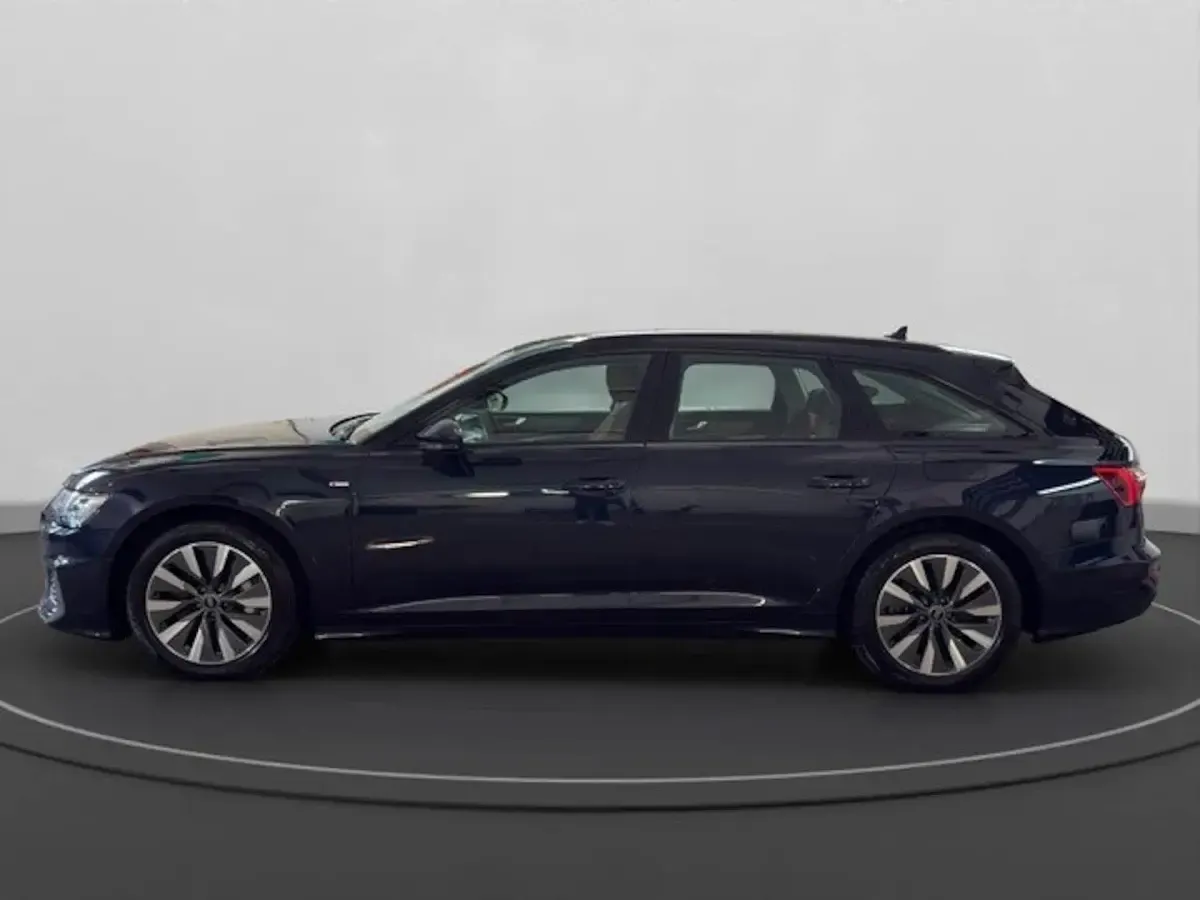 Gebraucht Audi A6 Basis 299 PS (219 kW) 2022 Blau Kombi