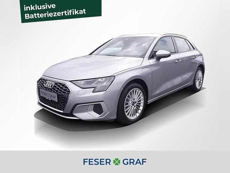 Florettsilber metallic Gebraucht 2024 Audi A3 Sportback e-tron Advanced Limousine | 30.360 € (Fairer Preis) - Bild 1/4