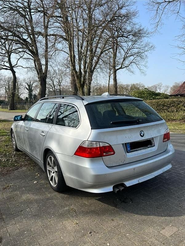 Usata BMW 525 192 CV (141 kW) 2004 Argento Station wagon