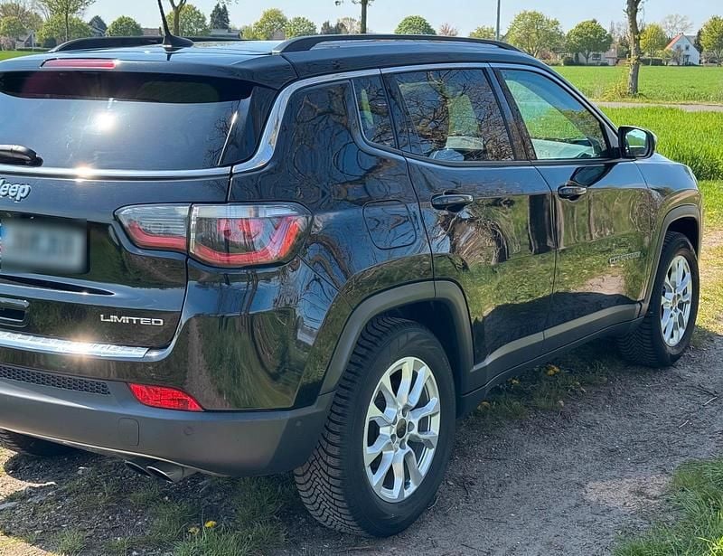 Second-hand Jeep Compass 140 CP (102 kW) 2020 Negru SUV