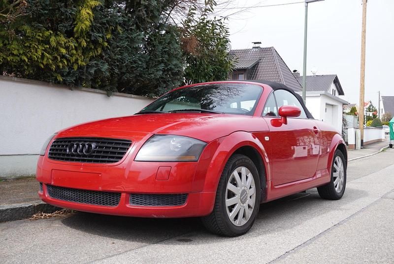 Second-hand Audi TT 180 CP (132 kW) 2002 Roșu Coupe