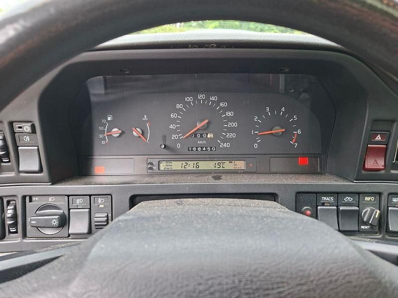 Grün Gebraucht 1993 Volvo 850 Limousine | 1.250 € - Bild 1/4