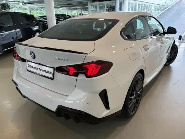 Gebraucht BMW 220 Performance 163 PS (119 kW) 2025 Weiss Coupé