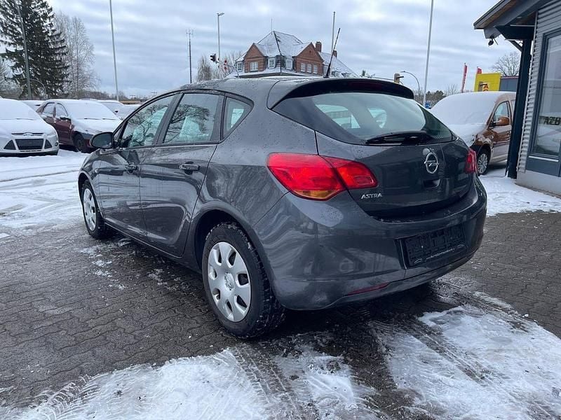 Gebraucht Opel Astra Edition 116 PS (85 kW) 2010 Grau Limousine