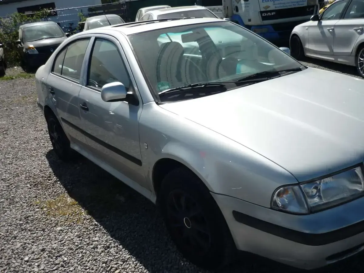 Second-hand Skoda Octavia 101 CP (74 kW) 2000 Gri Berlinǎ