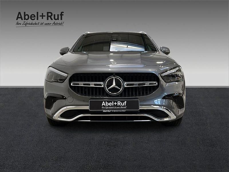 Gebraucht Mercedes GLA200 Progressive 163 PS (119 kW) 2025 Grau SUV
