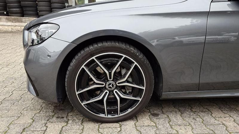 Gebraucht Mercedes E220 AMG 194 PS (142 kW) 2021 Grau Kombi