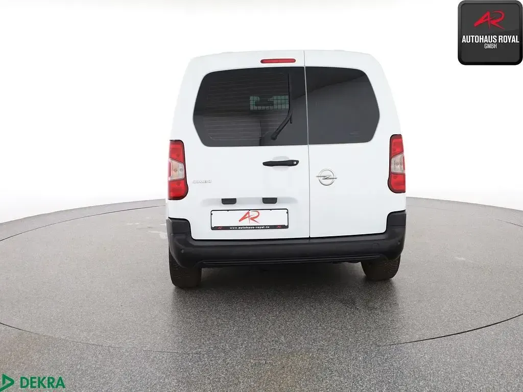 Gebraucht Opel Combo 102 PS (75 kW) 2022 Weiß Van / Kleinbus