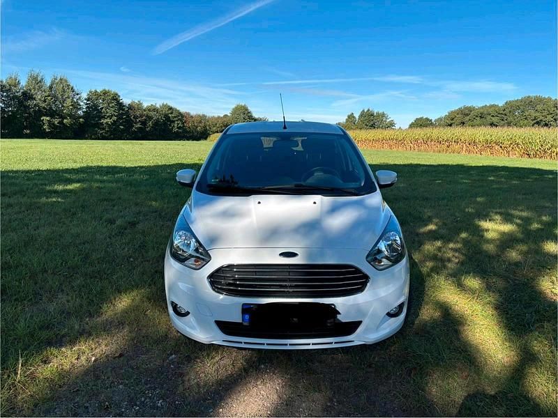 Weiß Gebraucht 2018 Ford Ka Plus Kleinwagen | 7.500 € (Fairer Preis) - Bild 1/4