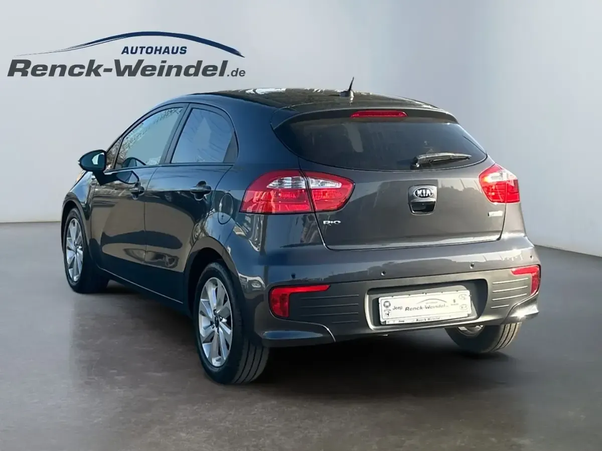 Gebraucht Kia Rio DREAM-TEAM Edition 86 PS (63 kW) 2017 Grau Limousine