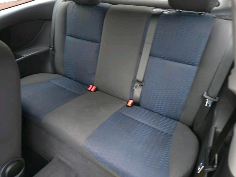 Gebraucht Ford Focus 75 PS (55 kW) 1999 Grau Kleinwagen
