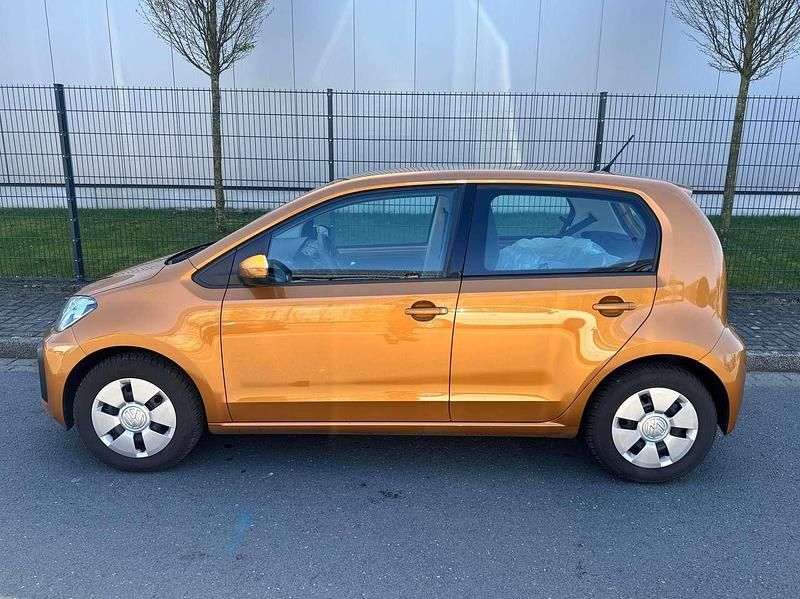 Usata VW up! 90 CV (66 kW) 2017 Oro Utilitaria