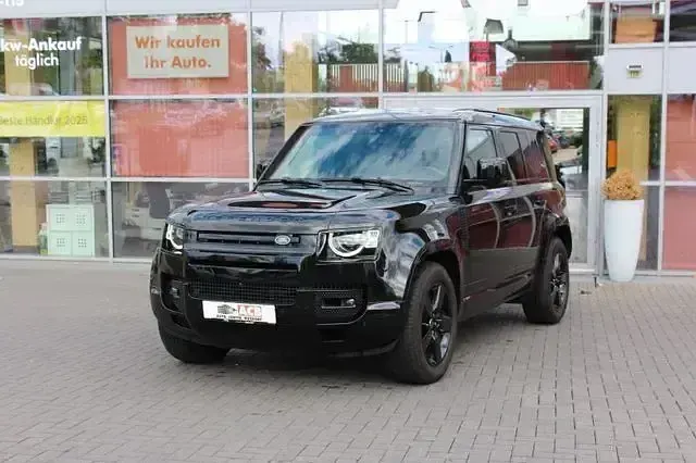 Gebraucht Land Rover Defender HSE 400 PS (294 kW) 2024 Santorini black (metallic) SUV