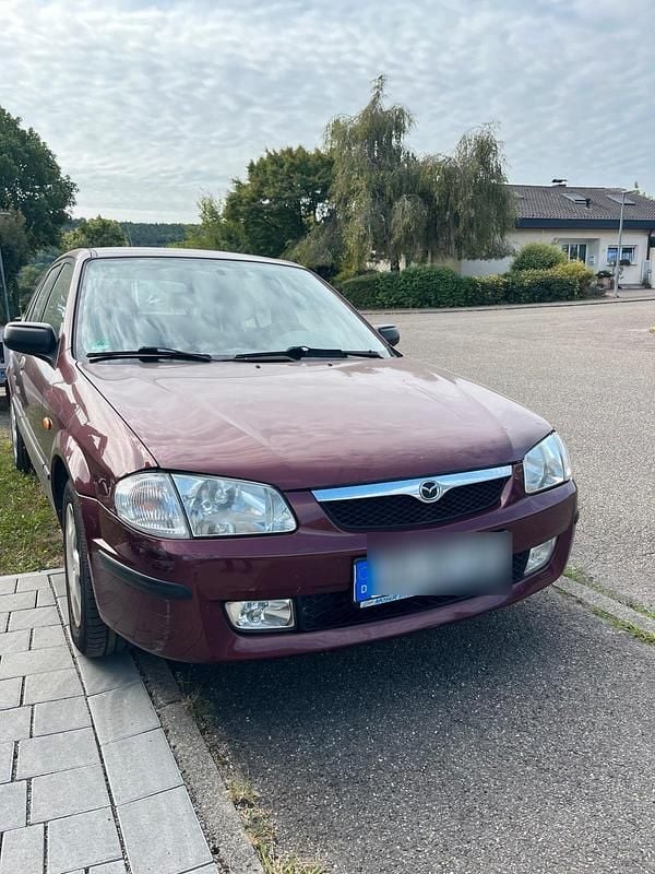 Andere farben Gebraucht 2000 Mazda 323F Kombi | 1.150 € (Superpreis) - Bild 1/4