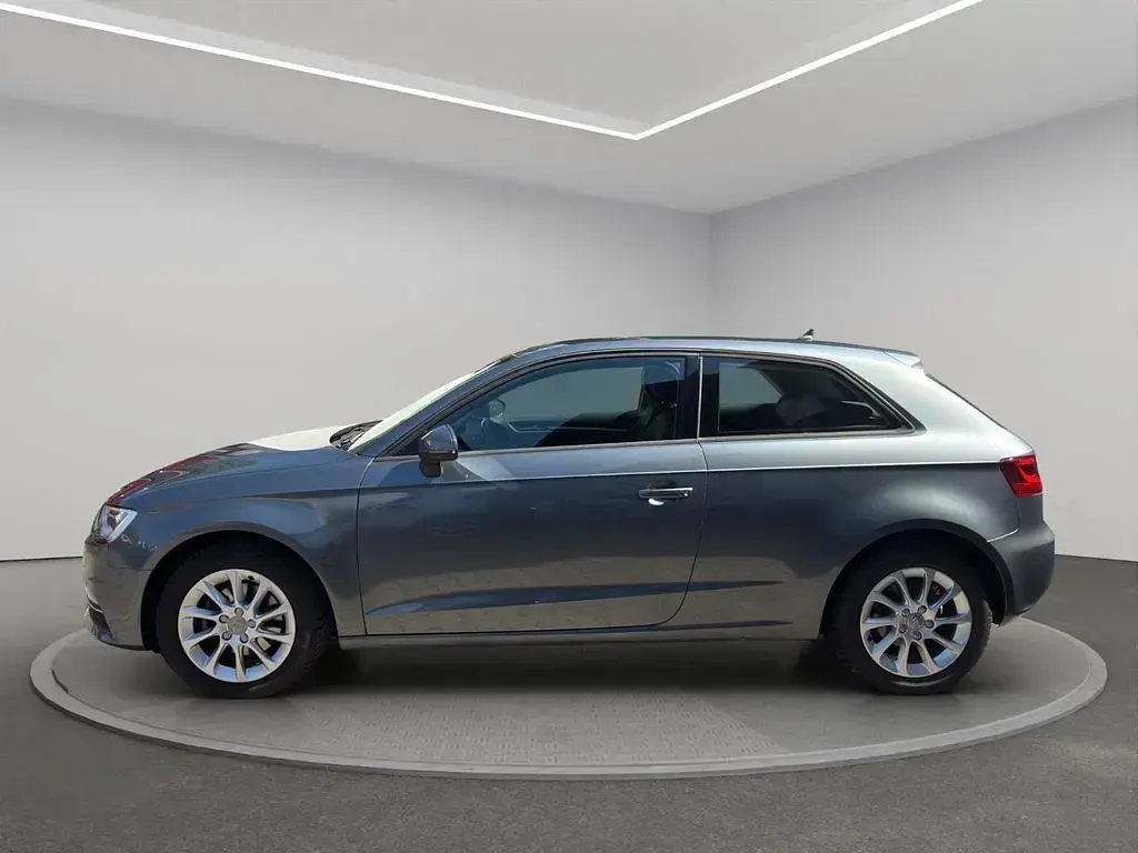 Gebraucht Audi A3 Attraction 110 PS (80 kW) 2014 Grau Limousine