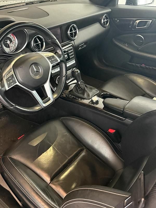 Gebraucht Mercedes SLK250 204 PS (150 kW) 2013 Schwarz Cabrio
