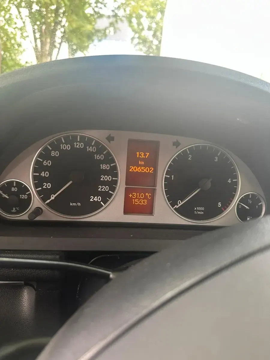 Gebraucht Mercedes B180 110 PS (80 kW) 2026 Schwarz Kleinwagen