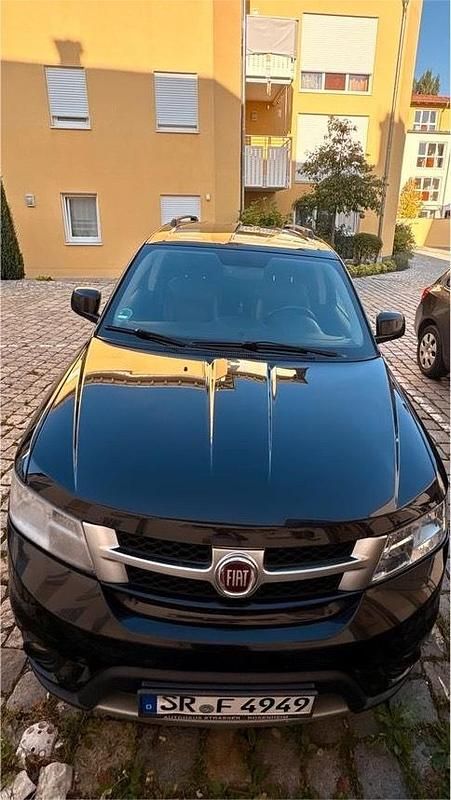 Schwarz Gebraucht 2013 Fiat Freemont SUV | 9.500 € (Etwas zu teuer) - Bild 1/4