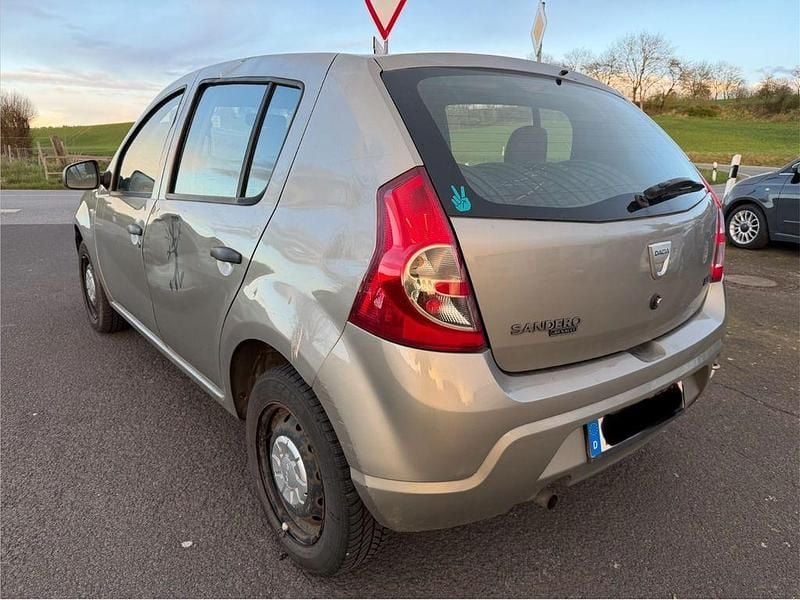 Gebraucht Dacia Sandero Basis 75 PS (55 kW) 2009 Grau Limousine