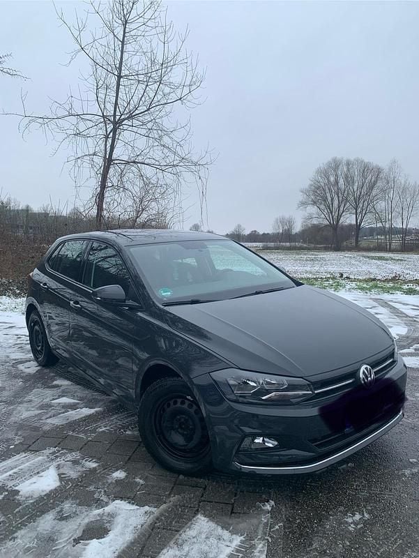 Grau Gebraucht 2019 VW Polo Kleinwagen | 13.200 € (Guter Preis) - Bild 1/4