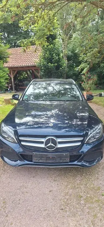Gebraucht Mercedes C220 170 PS (125 kW) 2018 Blau Limousine
