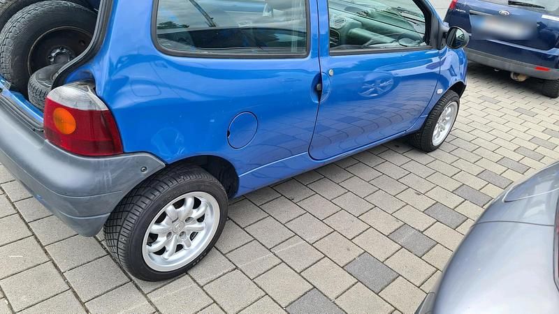 Blau Gebraucht 1998 Renault Twingo Kleinwagen | 800 € - Bild 1/3
