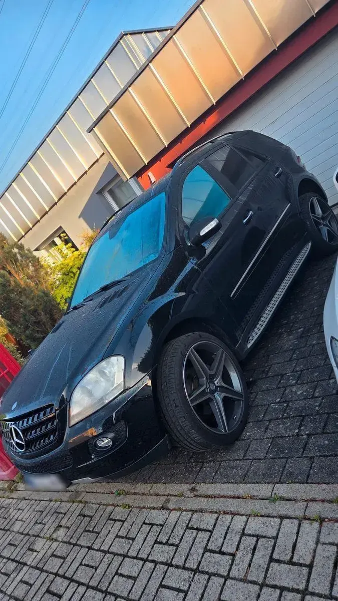 Gebraucht Mercedes ML350 370 PS (272 kW) 2006 Schwarz SUV