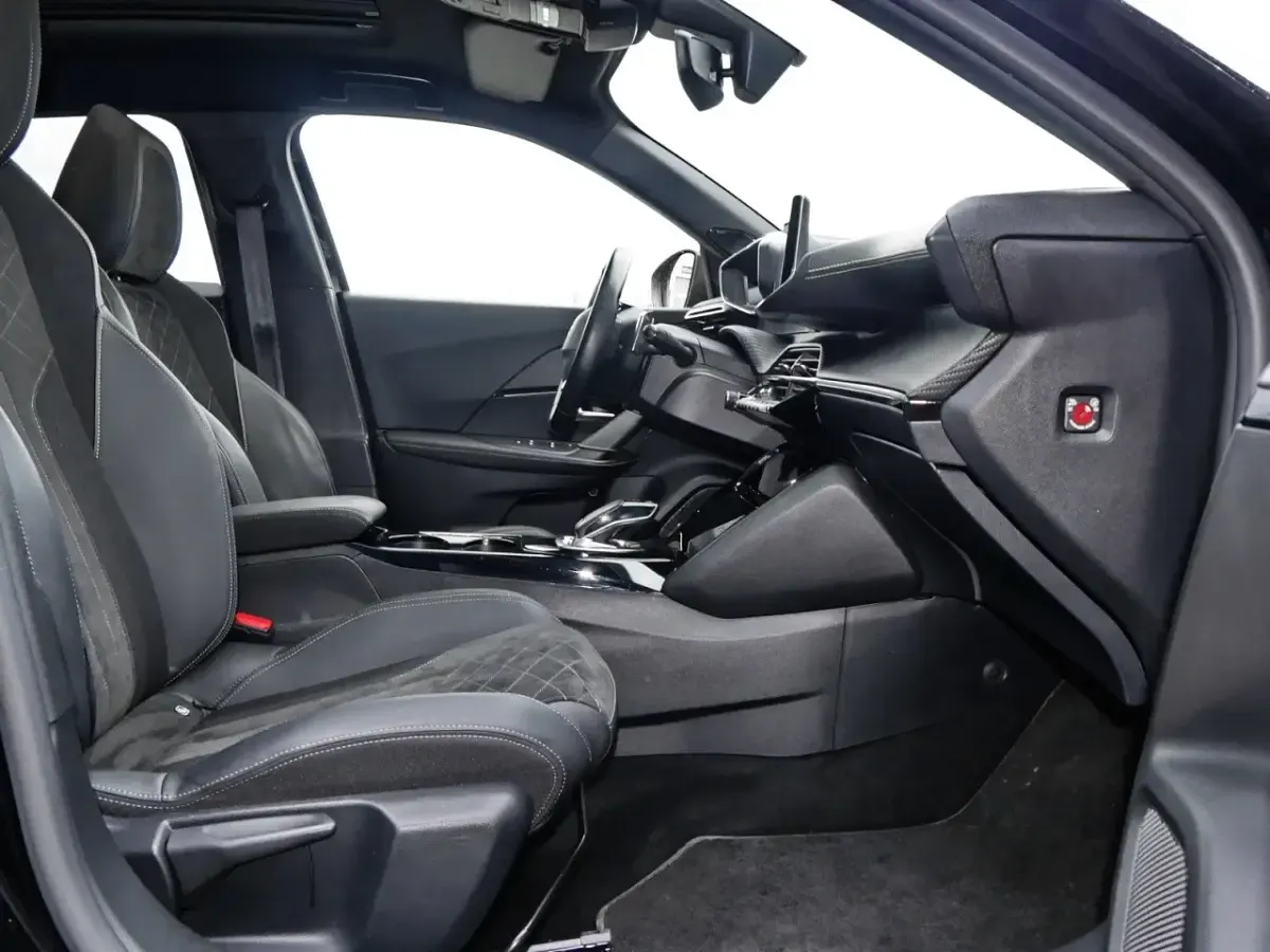 Gebraucht Peugeot 2008 GTi 155 PS (114 kW) 2020 Schwarz SUV