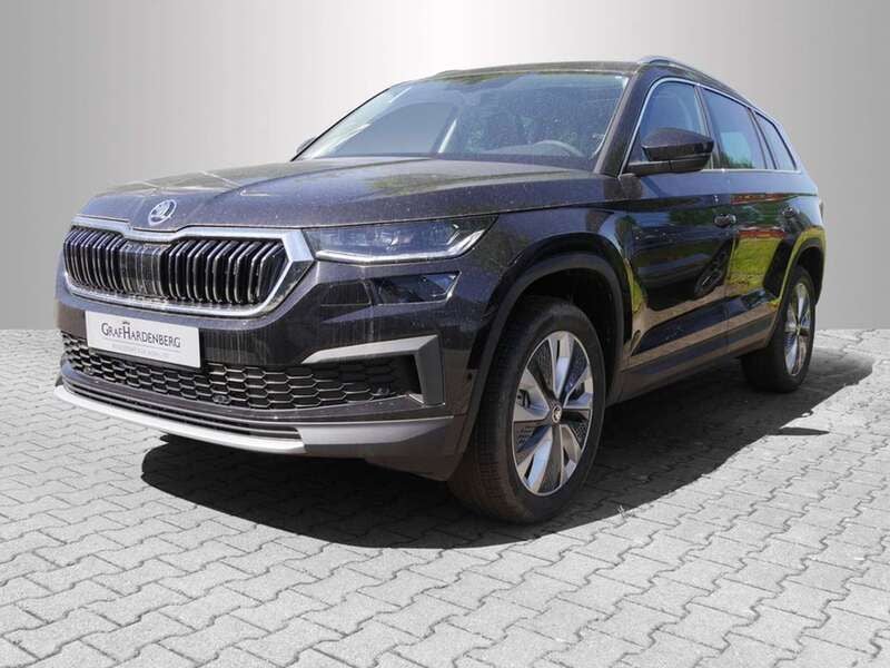 Schwarzmagic perleffekt Gebraucht 2024 Skoda Kodiaq Style SUV | 44.890 € (Guter Preis) - Bild 1/4