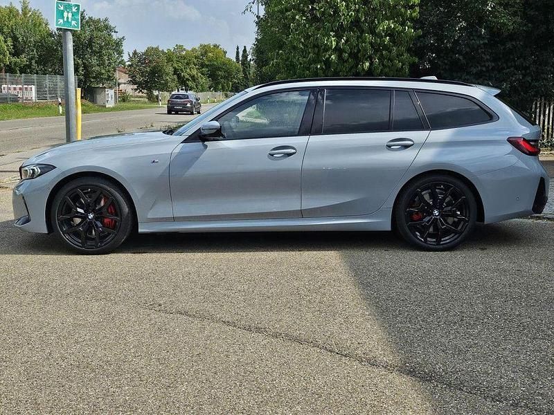 Neu BMW 330 Performance 245 PS (180 kW) 2025 Grau Limousine
