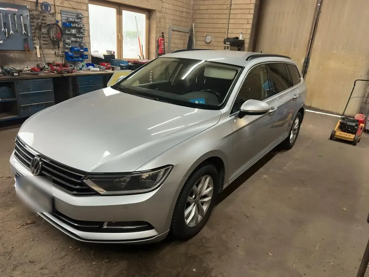 Gebraucht VW Passat 150 PS (110 kW) 2017 Silber Kombi
