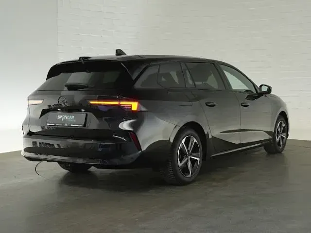 Gebraucht Opel Astra 131 PS (96 kW) 2024 Schwarz Kleinwagen