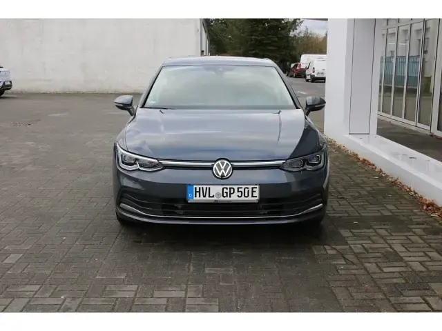 Gebraucht VW Golf VIII Style 150 PS (110 kW) 2022 Delfingrau metallic Limousine
