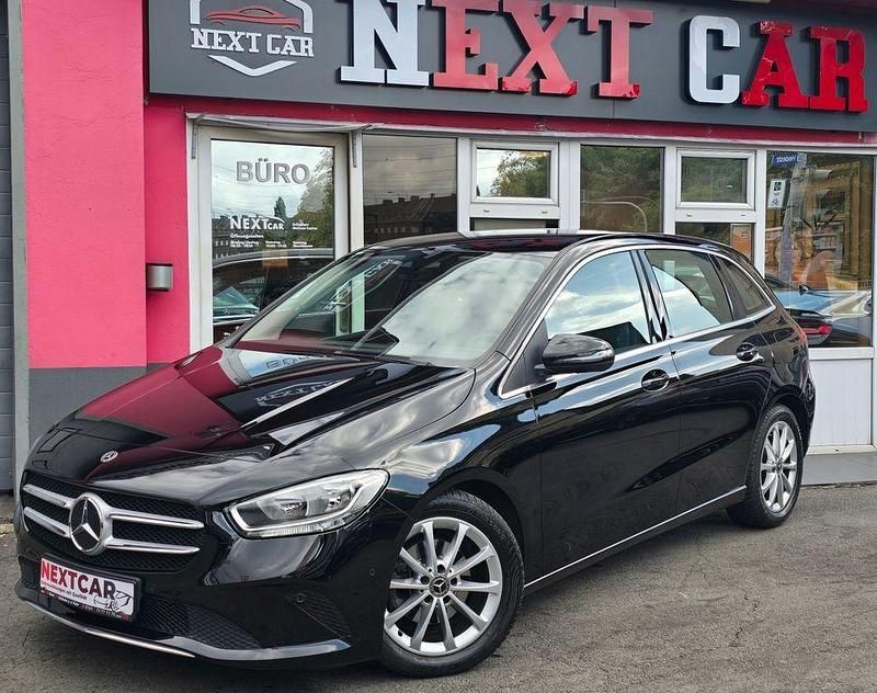 Nachtschwarz unilack Gebraucht 2021 Mercedes B180 Progressive Van / Kleinbus | 19.900 € (Superpreis) - Bild 1/4