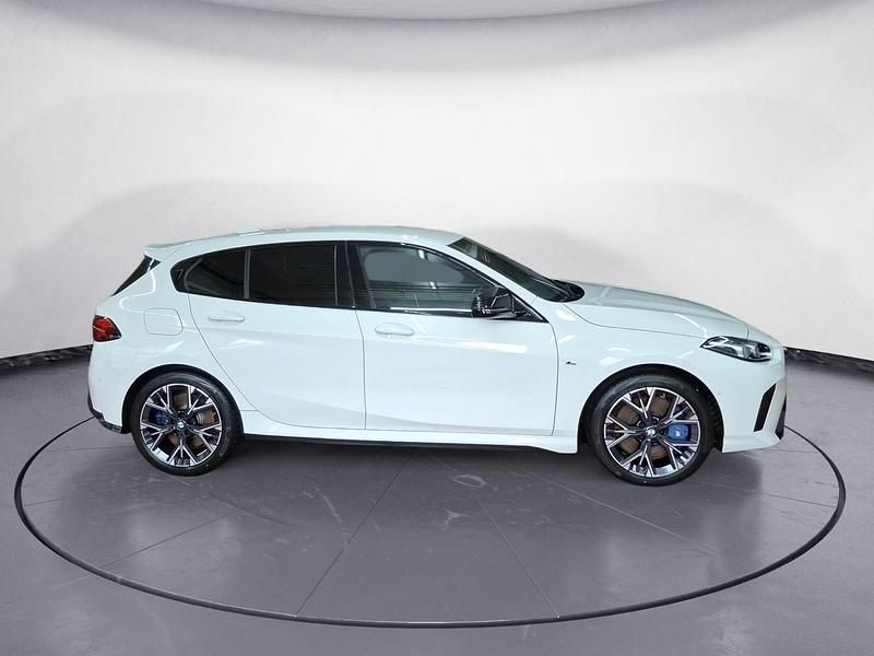 Gebraucht BMW M135 Performance 300 PS (220 kW) 2025 Weiß Kleinwagen