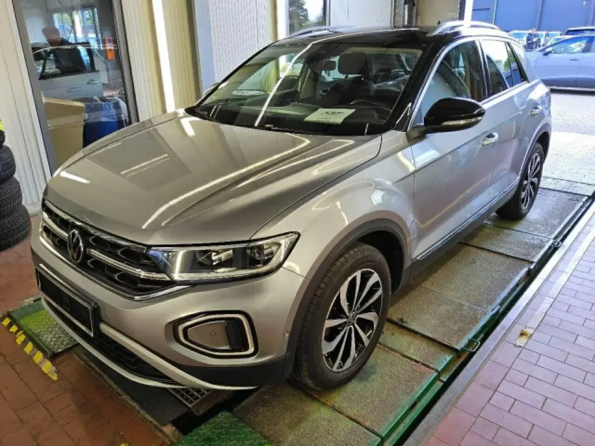 Gebraucht VW T-Roc Style 150 PS (110 kW) 2022 Silber SUV
