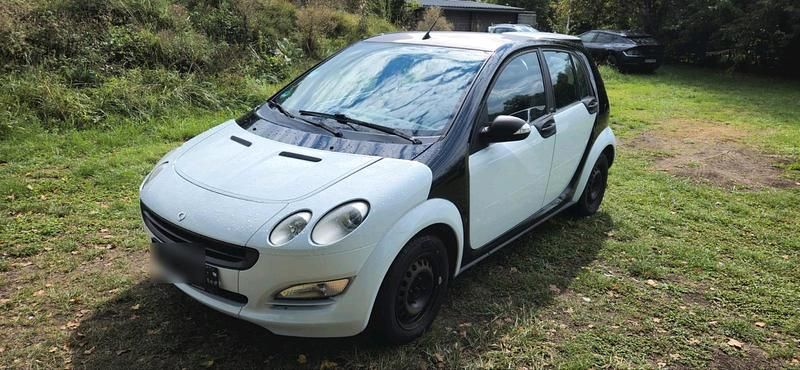 Weiß Gebraucht 2007 Smart ForFour Limousine | 2.550 € - Bild 1/4