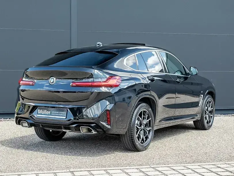 Gebraucht BMW X4 M Sport 184 PS (135 kW) 2022 Schwarz SUV