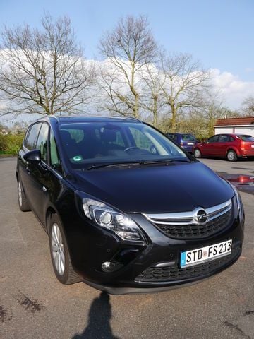 Gebraucht Opel Zafira Tourer Innovation 165 PS (121 kW) 2014 Schwarz metallic Van / Kleinbus