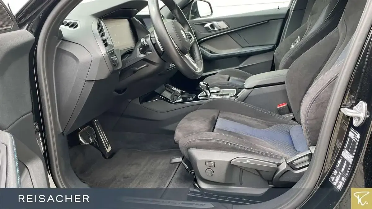 Gebraucht BMW 135 306 PS (225 kW) 2022 Saphirschwarz metallic Kleinwagen