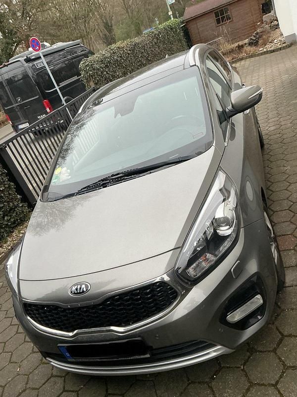 Gebraucht Kia Carens 141 PS (103 kW) 2018 Grau Van / Kleinbus