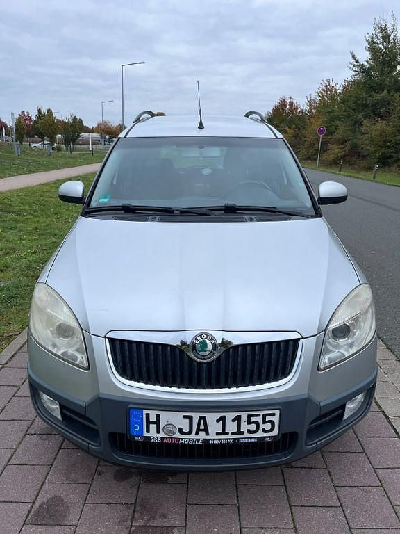 Silber Gebraucht 2007 Skoda Roomster Comfort Van / Kleinbus | 3.750 € (Fairer Preis) - Bild 1/4