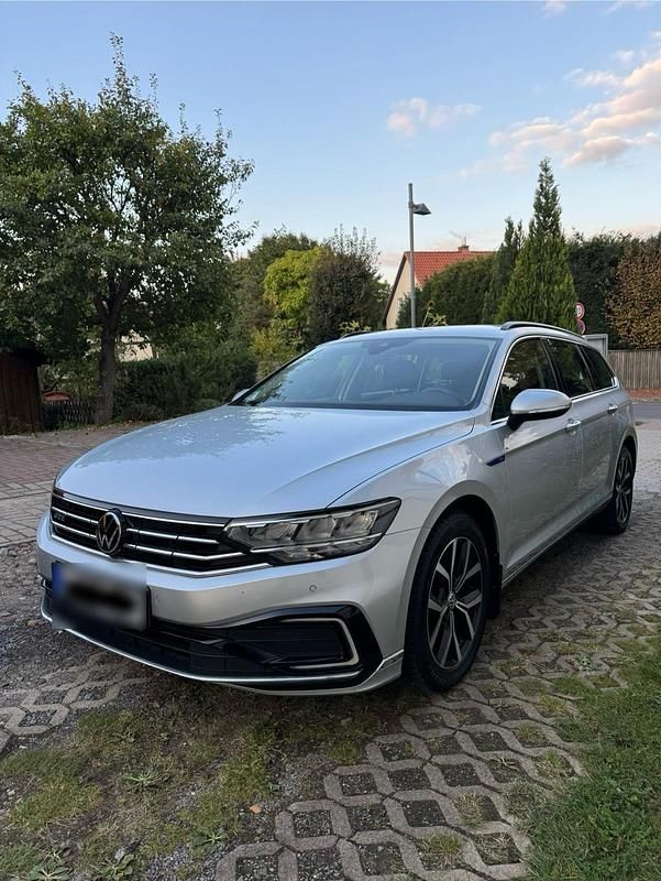 Gebraucht VW Passat GTE 156 PS (114 kW) 2021 Silber Kombi
