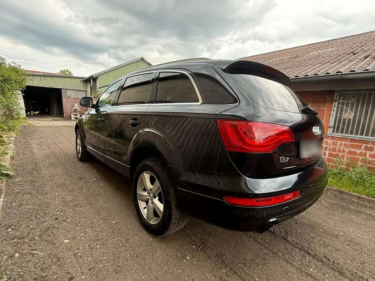 Usado Audi Q7 245 HP (180 kW) 2011 Preto SUV