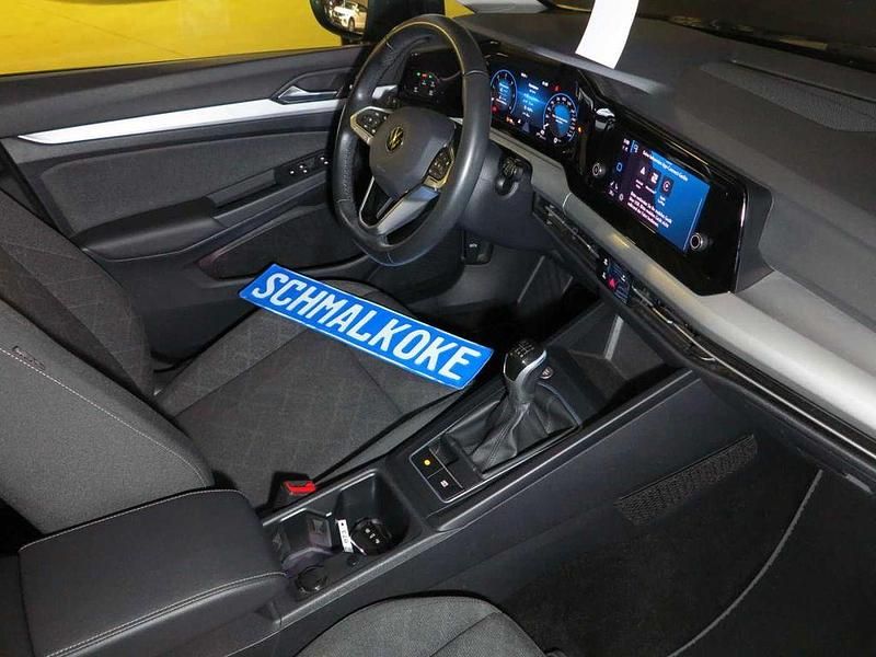 Gebraucht VW Golf VIII Life 150 PS (110 kW) 2022 Urano gray Kombi